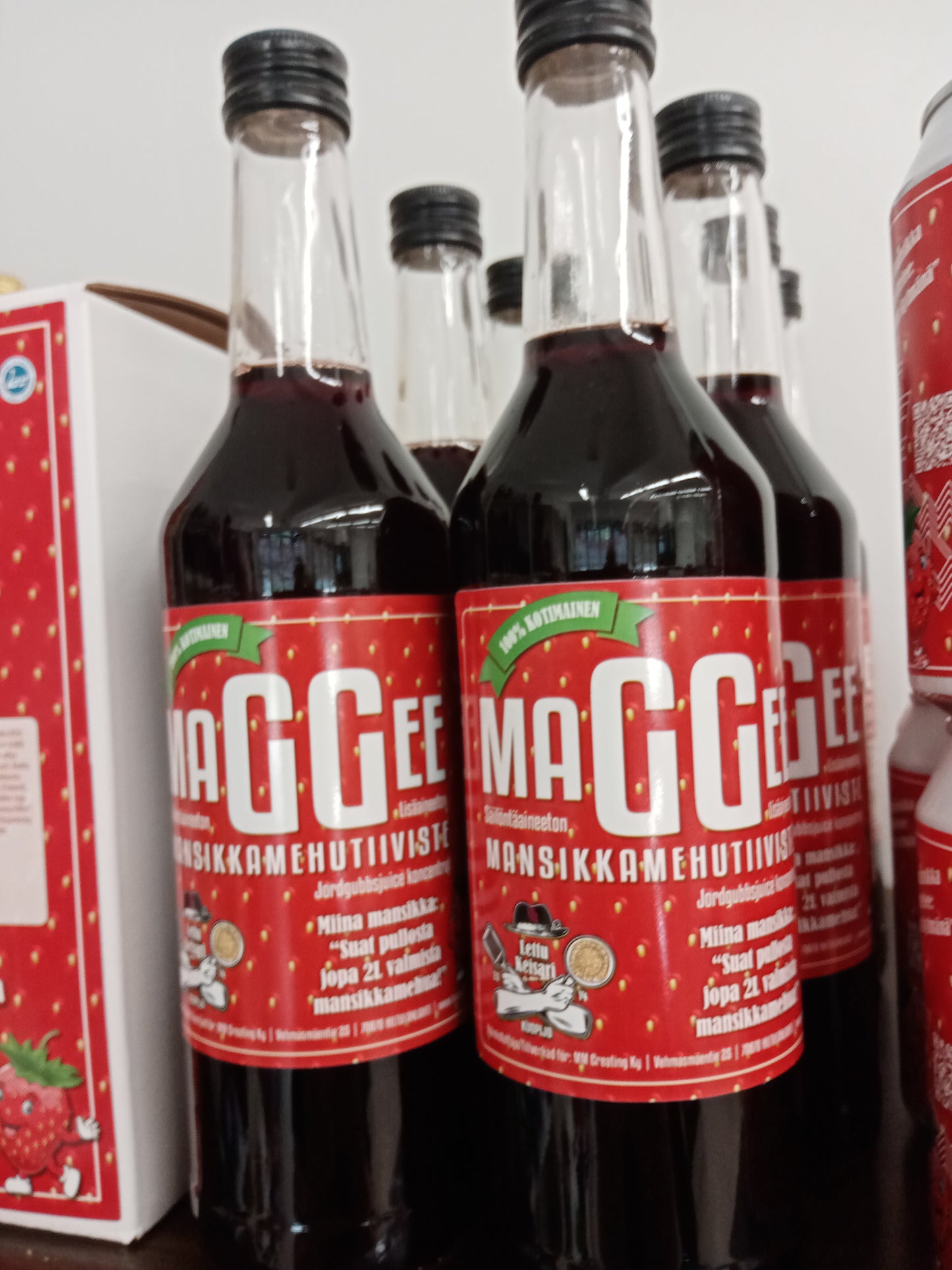 Lettukeisarin Maggee mansikkamehutiiviste