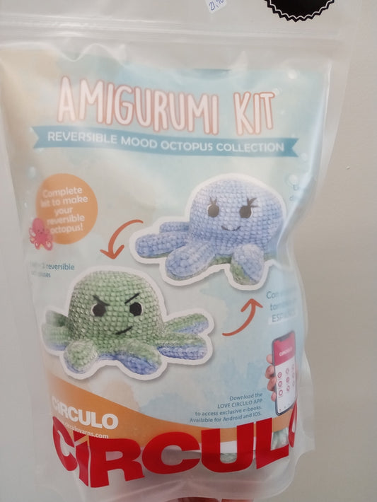 Circulo Mustekala- amigurumipakkaus
